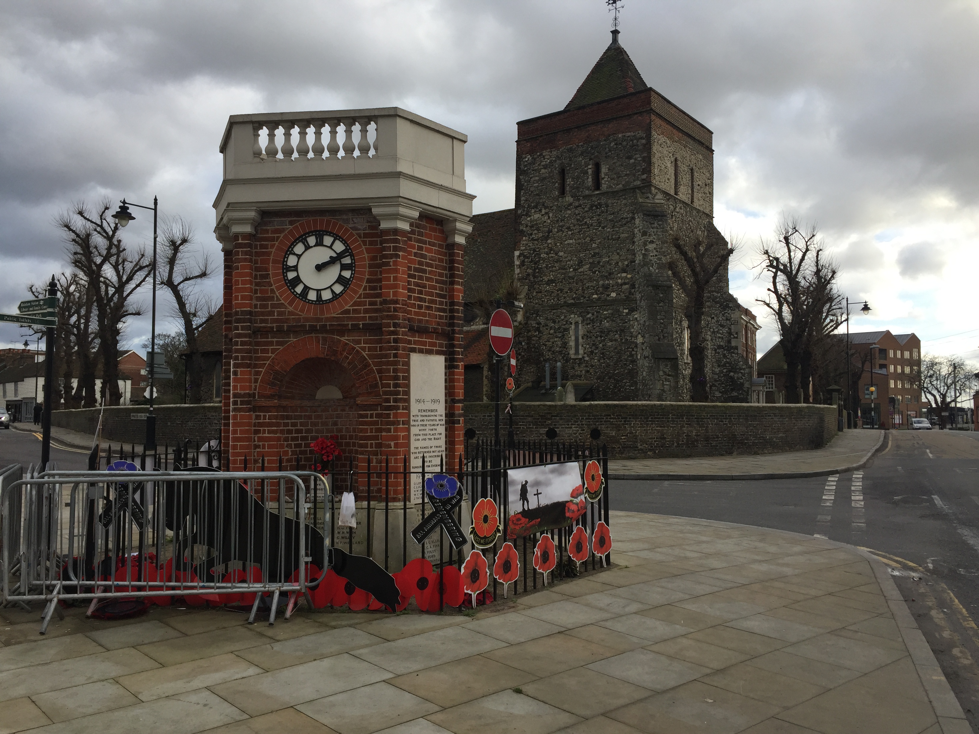 RAINHAM CLOCKTOWER War Memorials Online