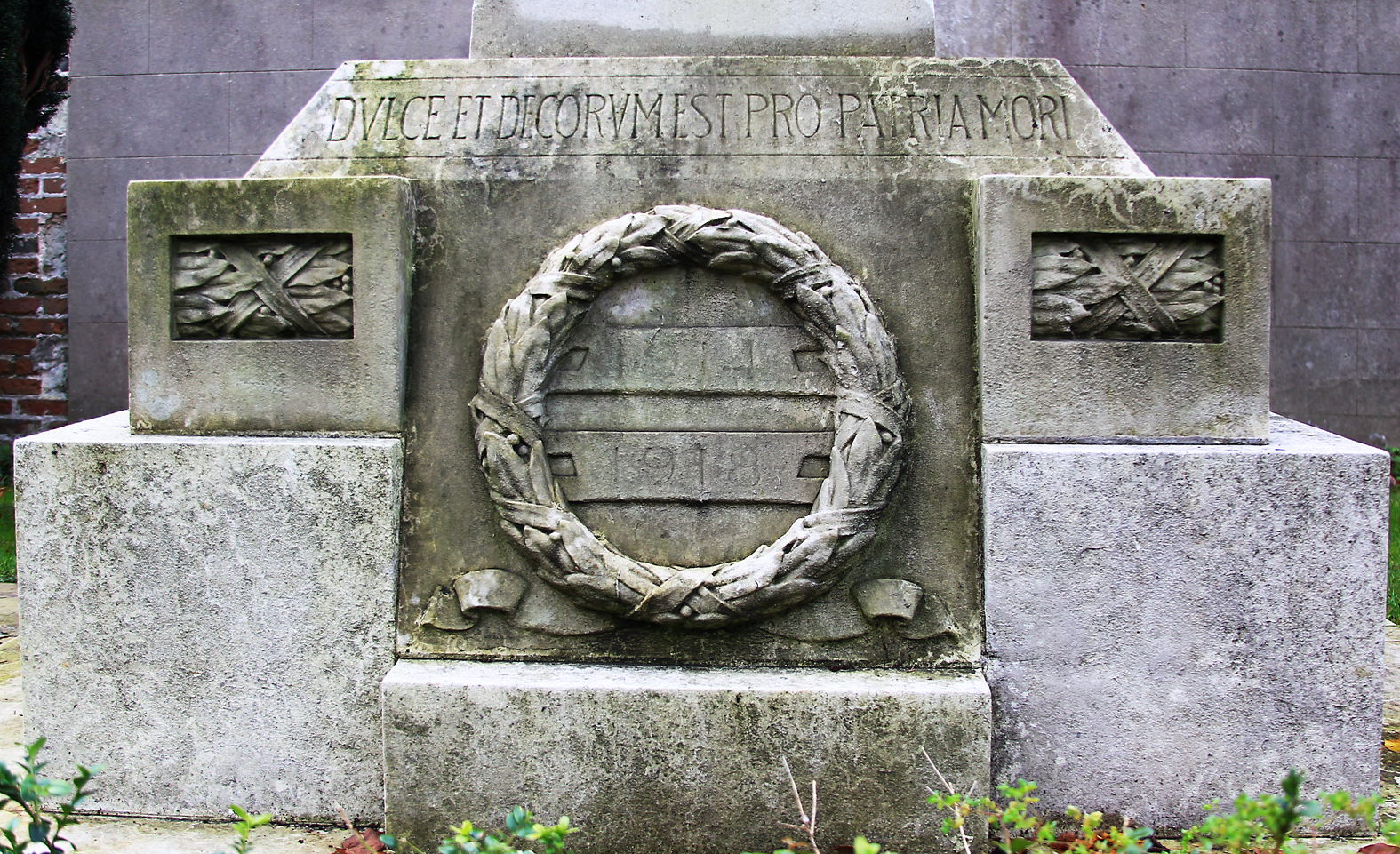Caterham Hill - War Memorials Online