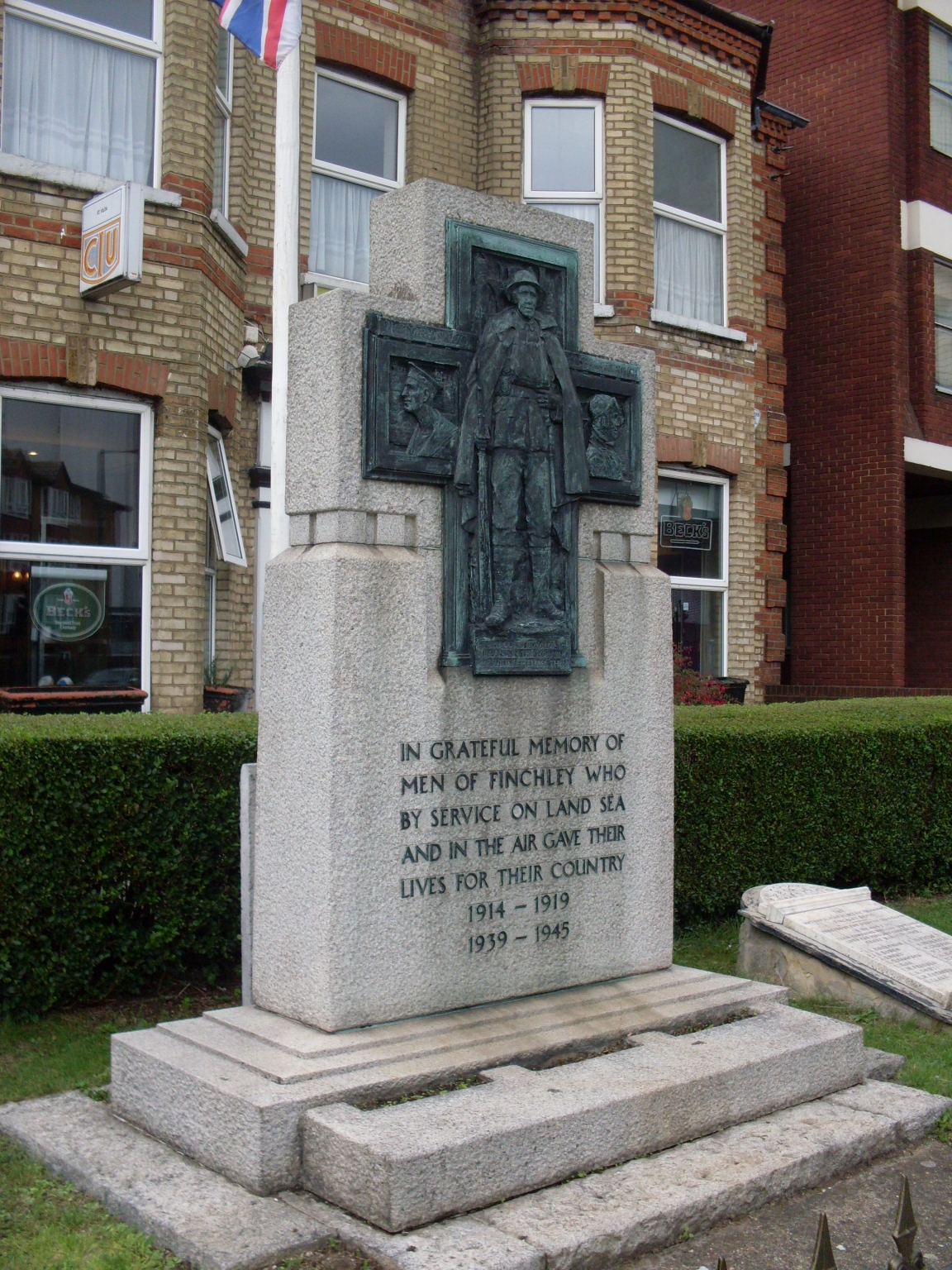 Finchley Memorial 19141919 + 19391945 War Memorials Online