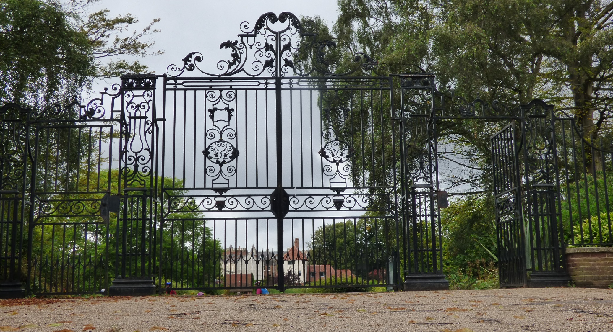 WW2 Memorial Gates War Memorials Online